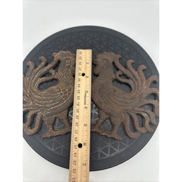 Set Of Two Vintage Cast Iron Chicken Wall art or Trivet - Picture 2 of 5